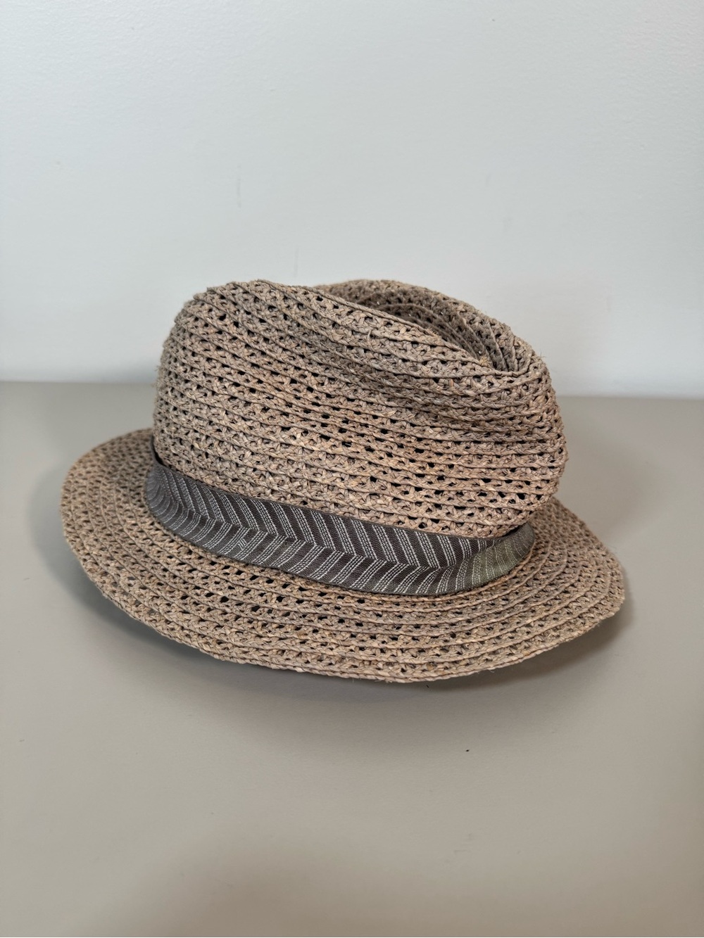 Hermès Woven Raffia Straw Fedora Hat Chevron Ribbon size 61 - XL